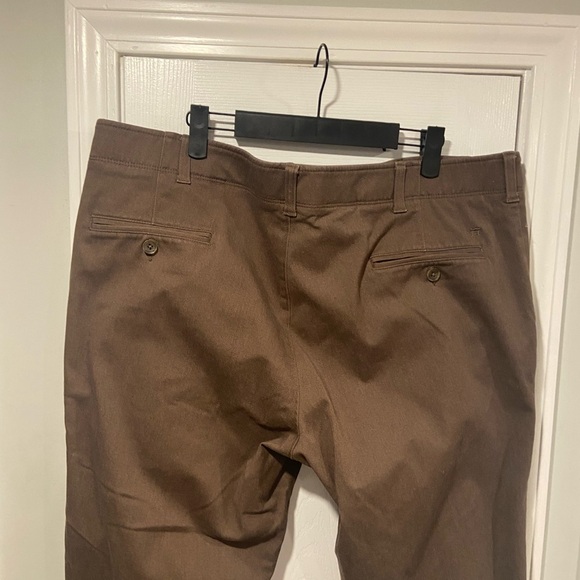Haggar Mens Size 40x32 Brown Elastic Comfort Waist Stretch No Iron Chino Pants - Picture 5 of 9